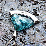 Náhrdelníky - Tyrkysový náhrdelník, české bublinkové sklo s platinou, tvar výseč - 14108242_