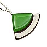 Náhrdelníky - Zelený náhrdelník, české sklo s platinou, tvar výseč - 14112502_