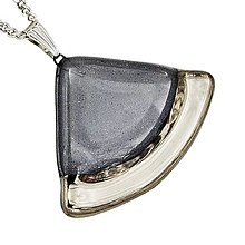Náhrdelníky - Šedý náhrdelník, české sklo s platinou, tvar výseč - 14112434_