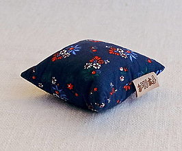 Úžitkový textil - FILKI šupkové mačkátko (modré farebne folkové) - 14111955_