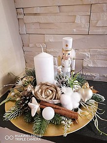 Dekorácie - *Vianočny zlatý svietnik so sviečkou a luskacikom 28cm - 14119147_