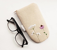Vyšivaný obal na okuliare - Kvety na lúke