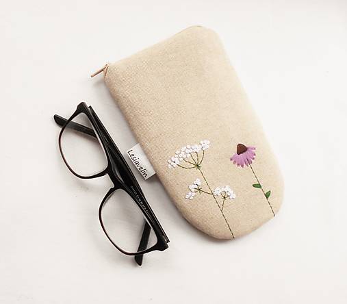 Vyšivaný obal na okuliare - Kvety na lúke