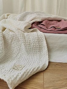 Úžitkový textil - Ľanový waflový prehoz na posteľ (200 x 220 cm - biela) - 14131393_