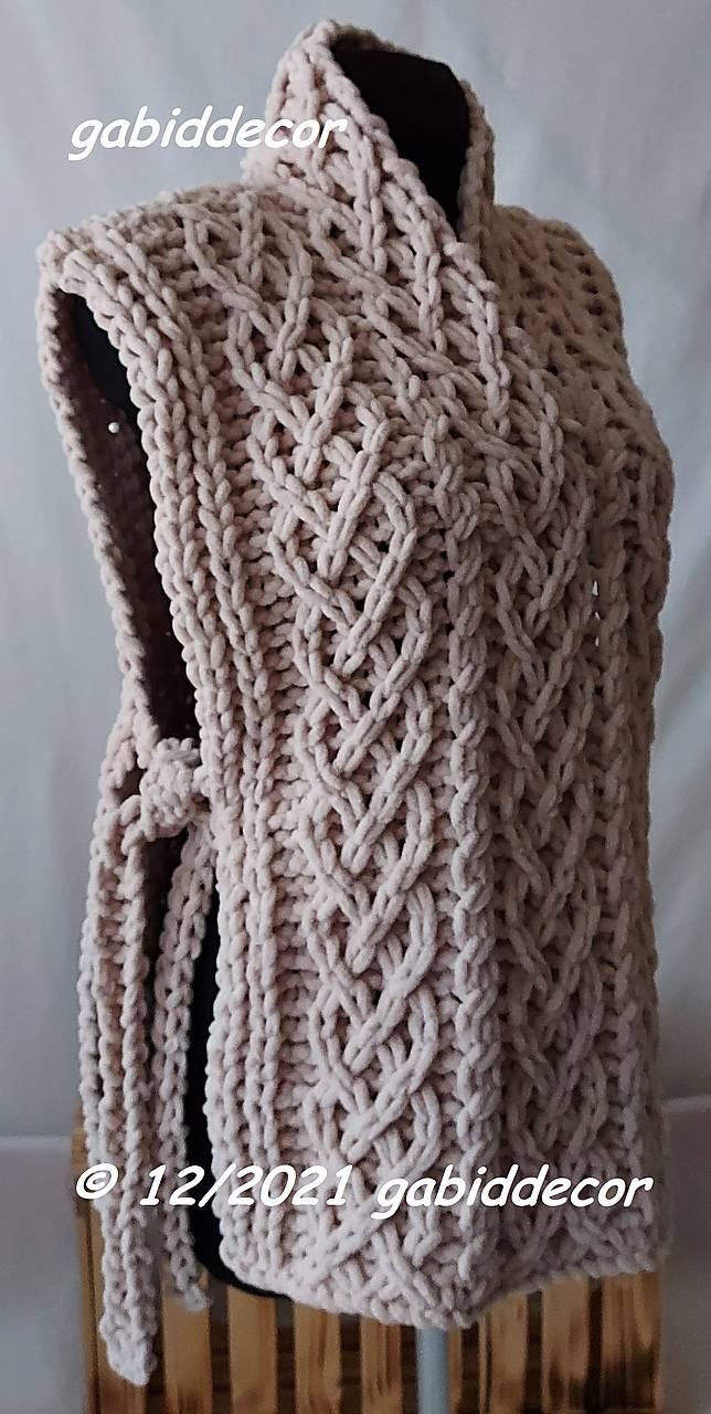 Dámska/dievčenská vesta/pončo bez rukávov s rolákom z vlny puffy (Dámska/dievčenská vesta/pončo bez rukávov s golierom z vlny puffy, slonovinová)