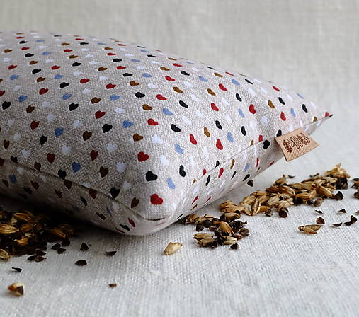 Úžitkový textil - Šupkový FILKI vankúš 40 cm (srdiečkový béžový) - 14140391_