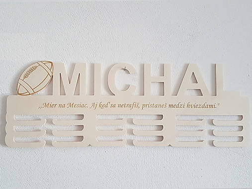 Drevený držiak na medaile s menom a laserovaním RUGBY 55cm