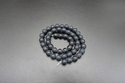 Minerály - Acháty brúsené rôzne farbené (šnúry, 8mm) (Čierna) - 14145477_