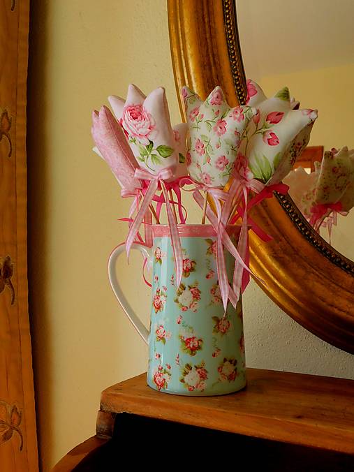 Dekorácie - Textilné tulipány, kvetinové, zápich - 14146299_