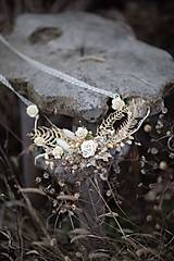 Náhrdelníky - Kvetinový náhrdelník "keď svitá" - 14154179_