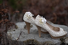 Ponožky, pančuchy, obuv - Kvetinové klipy na topánky "vánok v bielych perinách" - 14154249_