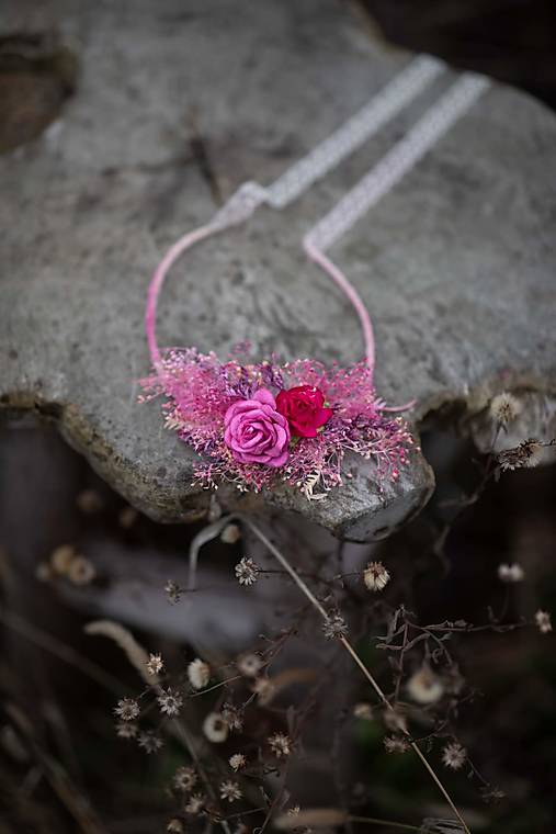 Kvetinový náhrdelník "láska, čo vonia malinčím" - menší
