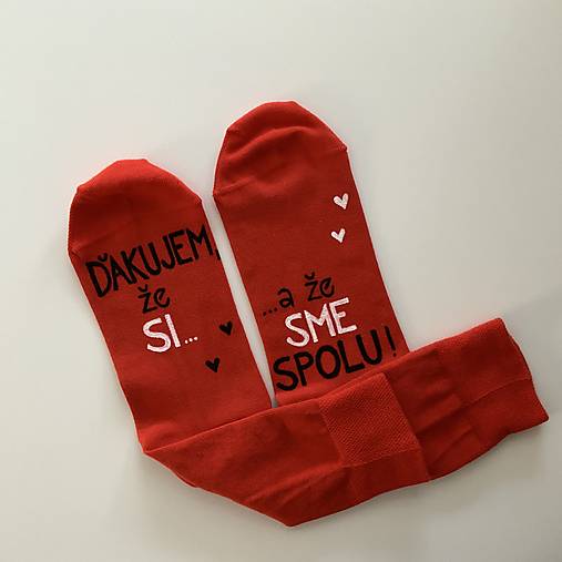 Zamilované maľované ponožky s nápisom: ”Ďakujem, že si / ...a že sme SPOLU” (červené)