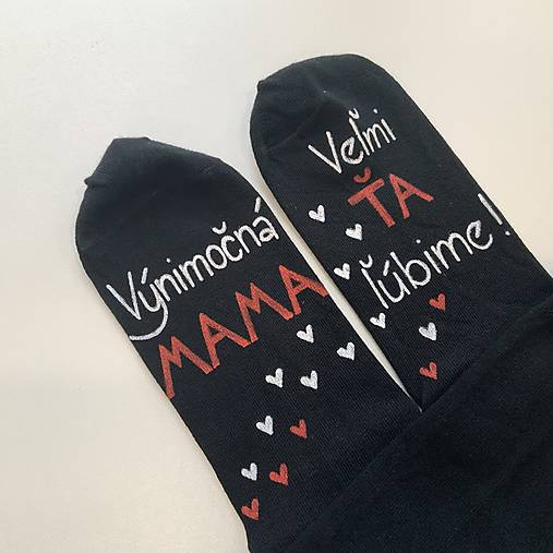 Maľované ponožky pre MAMU (čierne s nápisom: "výnimočná MAMA...”)