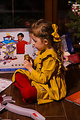 Detské oblečenie - Lastovička - detské ľanové šaty s riasením a dlhými rukávmi (horčicová) - 14160000_