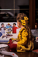 Detské oblečenie - Lastovička - detské ľanové šaty s riasením a dlhými rukávmi (horčicová) - 14160002_