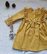 Detské oblečenie - Lastovička - detské ľanové šaty s riasením a dlhými rukávmi (horčicová) - 14160006_