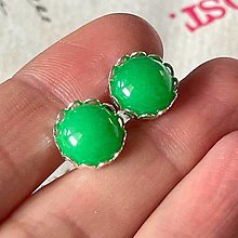 Náušnice - Green Jade Stud Earrings / Napichovacie náušnice so zeleným jadeitom - 14168525_