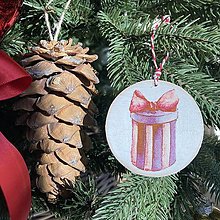 Dekorácie - Vianočné ozdoby - vianočná guľa  (Fialový darček) - 14167304_