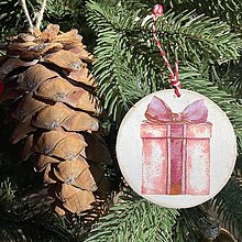 Dekorácie - Vianočné ozdoby - vianočná guľa  (Ružový darček) - 14167324_
