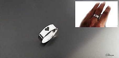 Prstene - Striebroný 925 prsten opasok so srdiečkom obrys - 14172286_