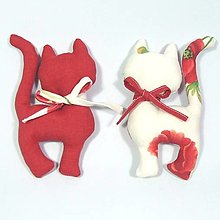 Úžitkový textil - Maky s červenou - dekoračná mačka malá 17x10 - 14172664_