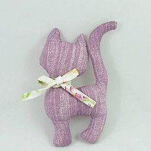 Úžitkový textil - KVETA - jarné kvety s fialovou - textilná dekorácia mačka 17x10 (fialová) - 14191360_