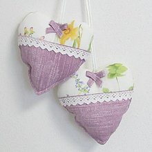 Úžitkový textil - KVETA - jarné kvety s fialovou - textilná dekorácia srdiečko 13x13 - 14191468_