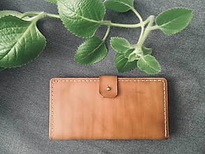 Peňaženky - Kožená peňaženka, ručne šitá a farbená I. - 14190149_