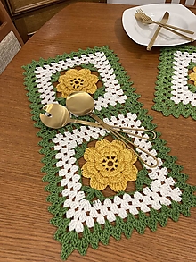 Úžitkový textil - ...prestrieranie " žlté 3D kvety" (obdlžníkové prestieranie 52 x 28  cm) - 14195343_
