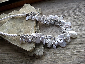 Náhrdelníky - Strapcový korálkový náhrdelník (biely č. 3485) - 14198497_