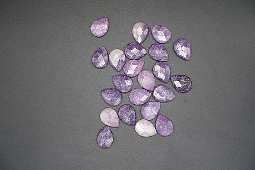 Minerály - Lepidolit slza fazetovaná 18x14x5 - 14207779_
