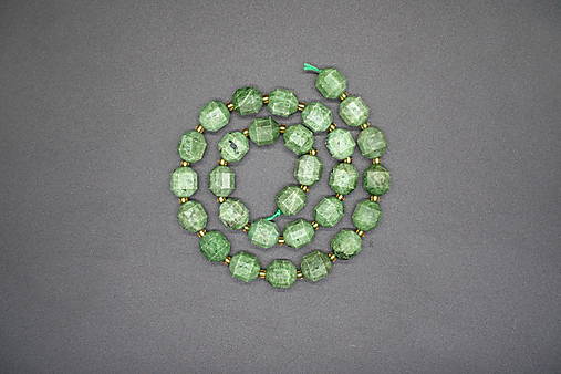 Minerály - Diopsid fazetovaný 11 a 12mm (11mm) - 14207789_