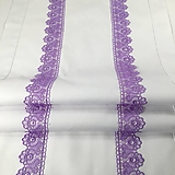 Úžitkový textil - Stredový biely obrus s fialovou krajkou - 14211618_