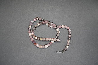 Minerály - Lepidolit II. 4-6-8-10 (šnúra) (70ks (6mm)) - 14217376_