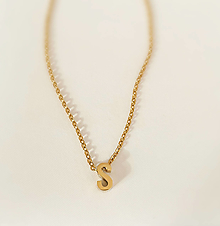 Náhrdelníky - náhrdelník s písmenom (zlatý) - 14221961_