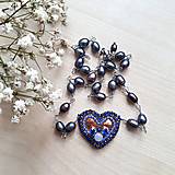 Náhrdelníky - Večný cit-perlový náhrdelník so srdiečkom - 14223350_