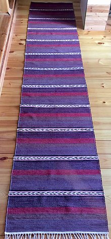 Úžitkový textil - Fialovo-bordový koberec so vzorom rozmarínu - 14227432_