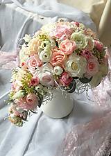 Svadobná kytica růžová s previsom (umelá) 