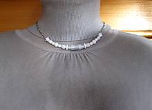Náhrdelníky - Krátky náhrdelník okolo krku biely, č. 3500 - 14229572_