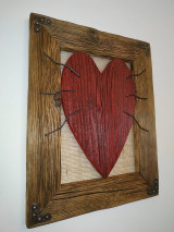 Obrazy - Obraz s rámom zo starého dreva - veľké červené drevené srdce - 14230463_