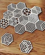 Príbory, varešky, pomôcky - Originálne drevené podložky pod šálku/pohár - hexagon - 14231859_