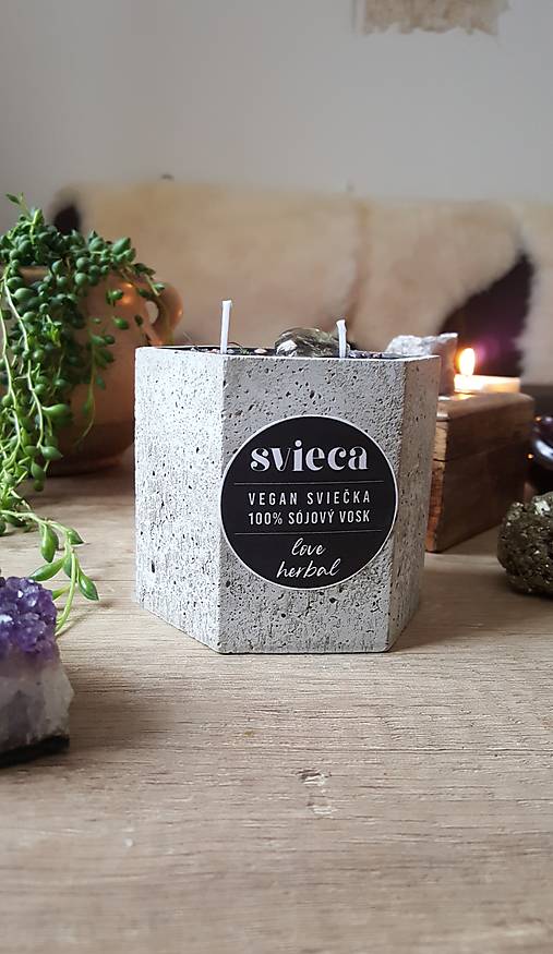 Sójová sviečka v betóne - love herbal