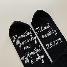 Ponožky, pančuchy, obuv - Maľované ponožky pre (otca nevesty v češtine (bielym písaným)) - 14237049_