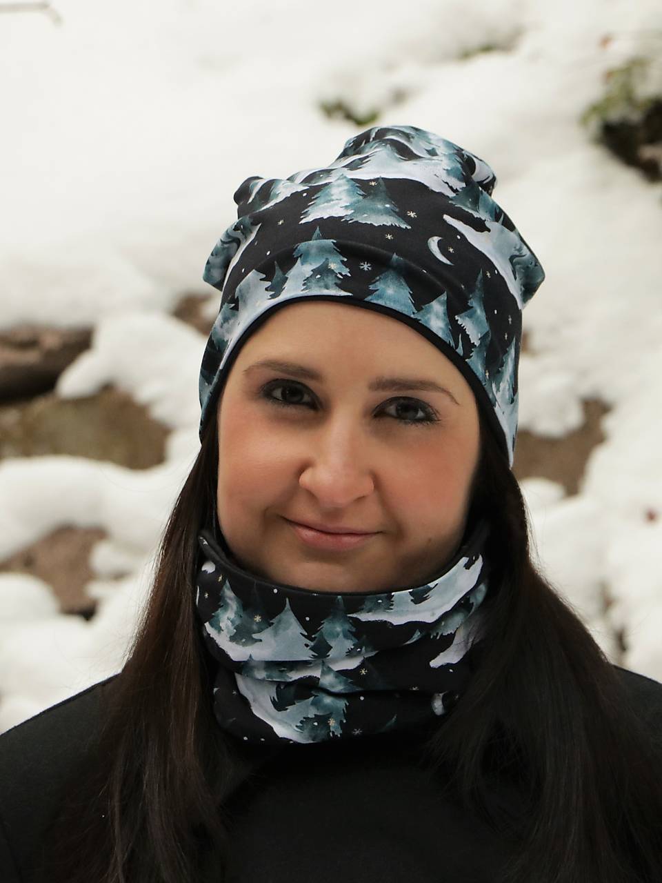 Zima v lese čierna čiapka, nákrčník alebo set