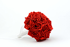 Saténová kytica svadobná červená ruže