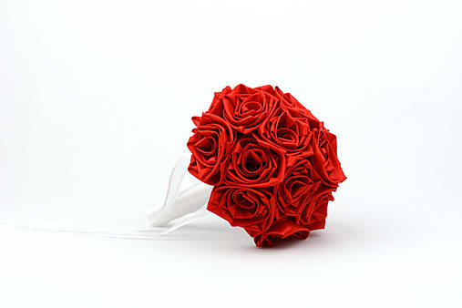 Kytice pre nevestu - Saténová kytica svadobná červená ruže - 14247376_