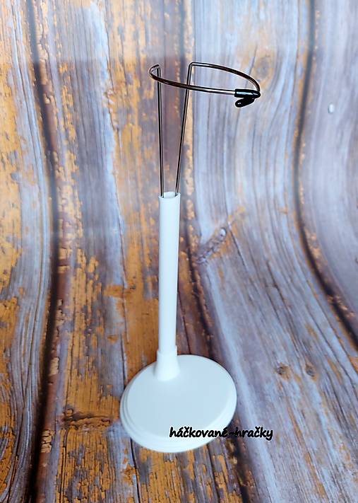 Stojan na fotenie postavičiek