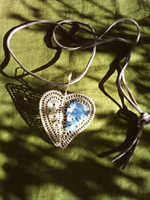Náhrdelníky - Náhrdelník-list-srdce s modrým polodrahokamom - 14256287_