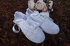 Ponožky, pančuchy, obuv - biele svadobné tenisky 3 - 14254256_